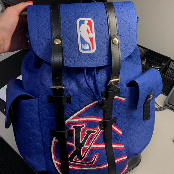 Brand new Lv backpack 100 percent authentic. With receipt - Picture 2 of 2